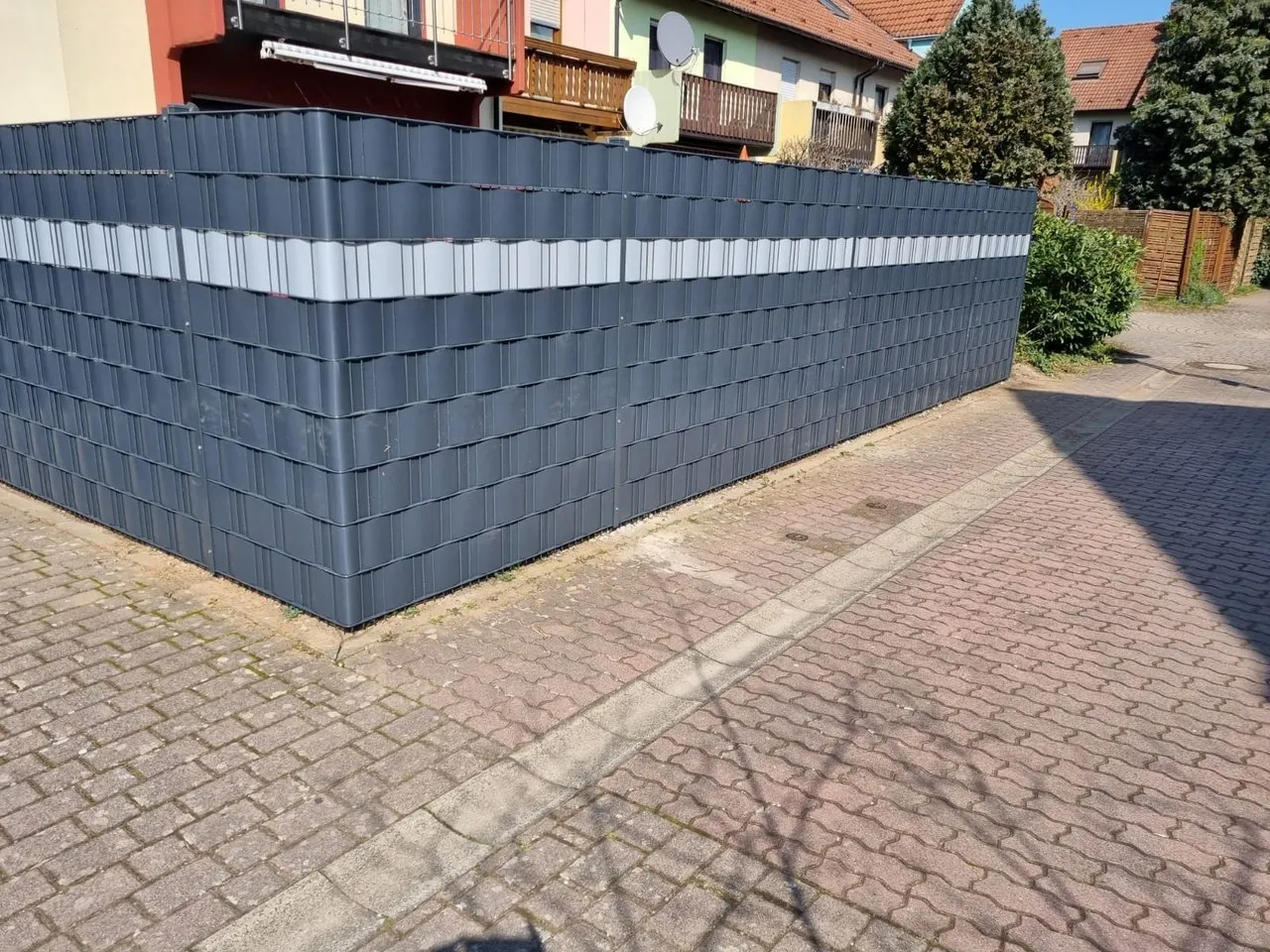 Doppelstabmatten-Zäune mit Sichtschutz: Projekt von HEID ZAUN, Foto 6